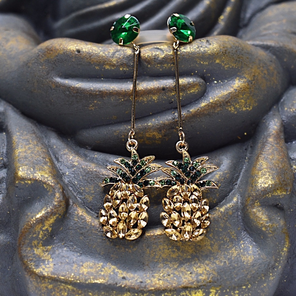 ✨Statement Piece 🍍 Drop Earrings✨